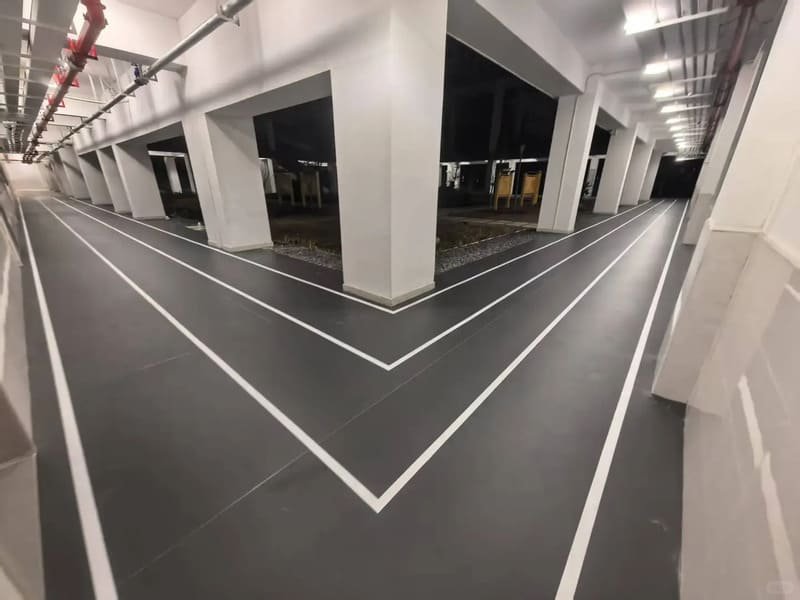 Athlete performance impact from uneven sports flooring